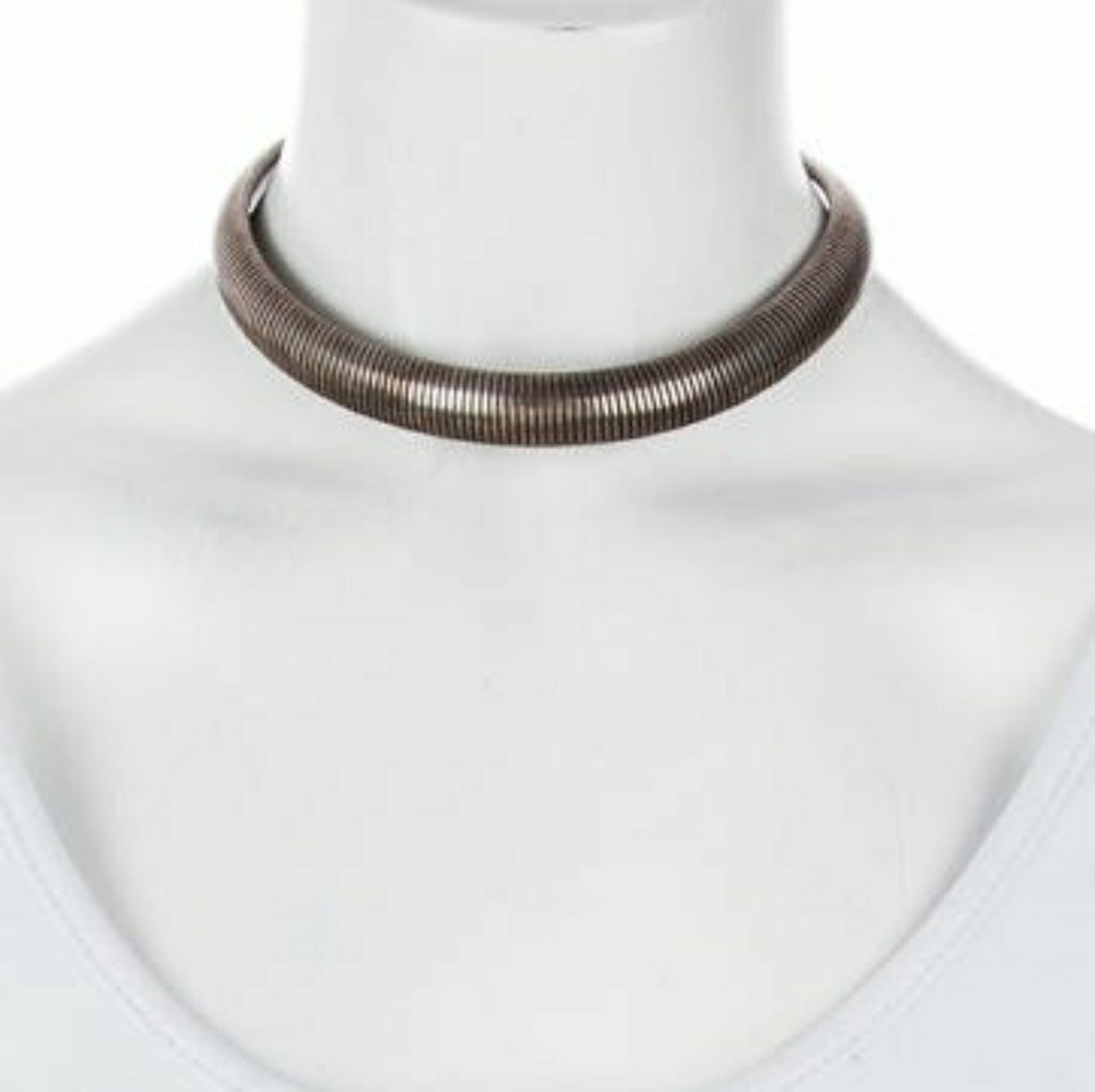 Isabel Mirant choker